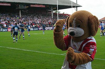 How many times has St Helens R.F.C. won the Super League championship?