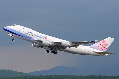 What type of aircraft is predominantly used by China Airlines for long-haul flights?
