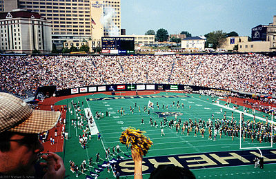 What is the name of the stadium where the Pittsburgh Panthers play their home games?