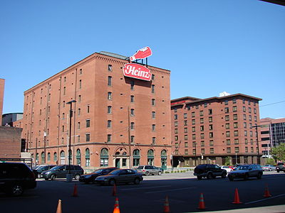 What is the location of the headquarters of H. J. Heinz Company?