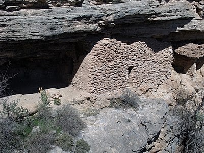 What is the speculated origin of the Sinagua culture?