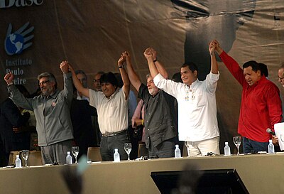Which award did Hugo Chávez receive in 2013?