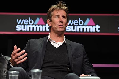 Which club was van der Sar the chief executive of?