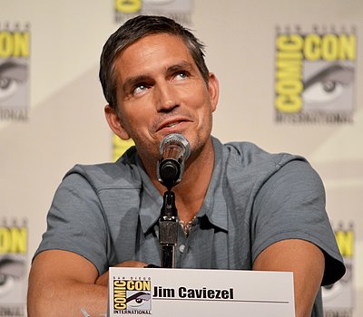 In which film did Jim Caviezel play the character Edmond Dantès?