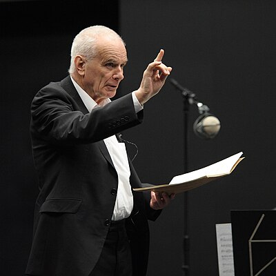 From which year to which year was Peter Maxwell Davies the associate conductor/composer with the Royal Philharmonic Orchestra?