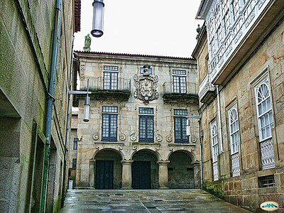 What is the female population of Pontevedra? [br] (information updated in 2019)