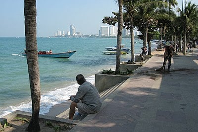 Which nearby city is part of the industrial Eastern Seaboard zone along with Pattaya?