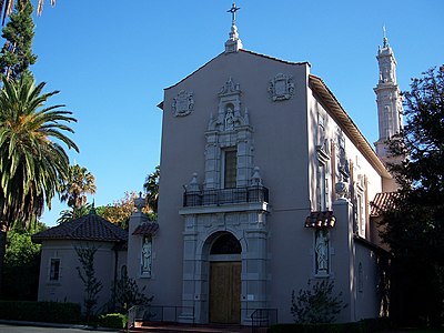 Who was the leader responsible for establishing Mission Santa Clara de Asís?