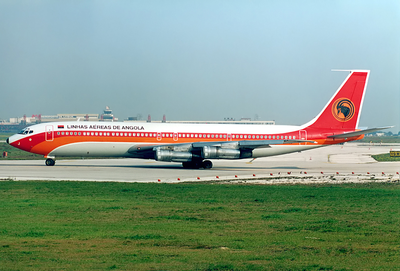 What type of services does TAAG Angola Airlines operate?