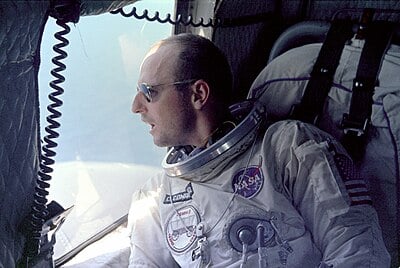 In 1965, Conrad set what kind of space endurance record?