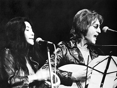 Who has John Lennon had a romantic relationship with?