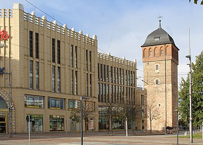 What is the main focus of Chemnitz's economy?