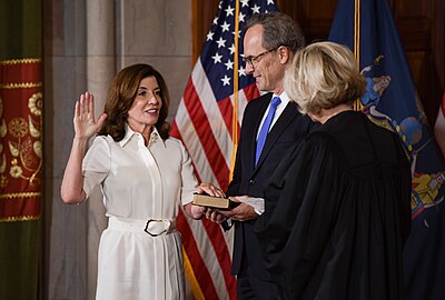 Who chose Kathy Hochul as his running mate in 2014?