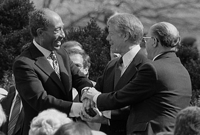 Who did Anwar Sadat succeed as president in 1970?