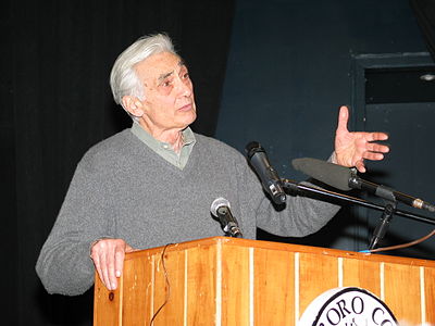 What was Zinn's role in the anti-war movement?