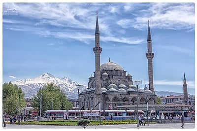 Which famous Turkish dish originates from Kayseri?