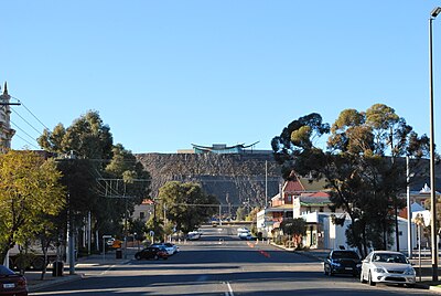 What is the average annual rainfall in Broken Hill?