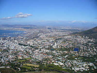 What is the name of the famous botanical garden in Cape Town?