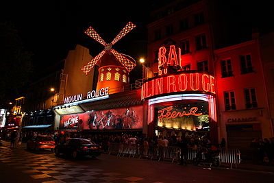 What district of Paris is the Moulin Rouge located in?
