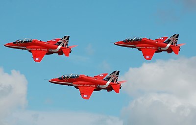 Which aircraft did the Red Arrows initially use?