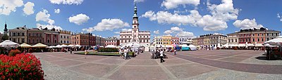 What type of educational institution was founded in Zamość in 1594?