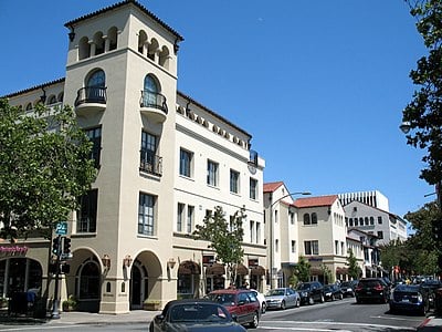 Which major tech company has its headquarters in Palo Alto?