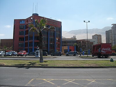 What type of climate does Iquique have?