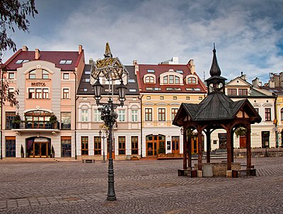 What rank did Forbes give Rzeszów in 2011 for the most attractive semi-large cities for business?
