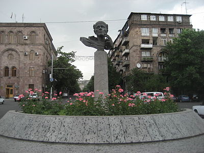 What is the location of Andrei Sakharov's burial site?