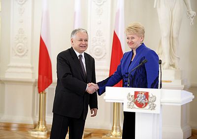 Who did Lech Kaczyński defeat in the 2005 presidential election?