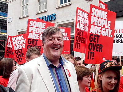 Which nation is Stephen Fry a citizen of?
