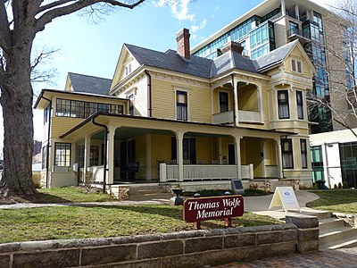 Which novel did Thomas Wolfe publish in 1929?