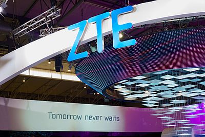 What action did ZTE take in 2018 to lift the U.S. export ban?