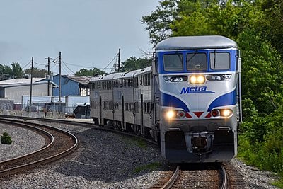 Can you tell me where the headquarters of Metra is situated?
