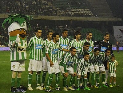 What is the official motto of Real Betis?