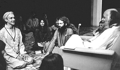 Who was Rajneesh's personal secretary that he asked authorities to investigate?