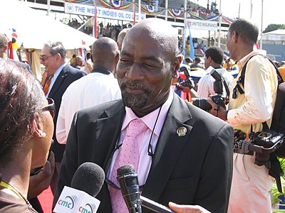 In 2000, where was Viv Richards voted among Wisden's five Cricketers of the Century?