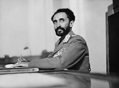 The Hilal-e-Pakistan was awarded to Haile Selassie I in what year?