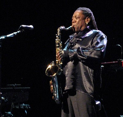 With whom did Clarence Clemons perform a hit duet in 1985?