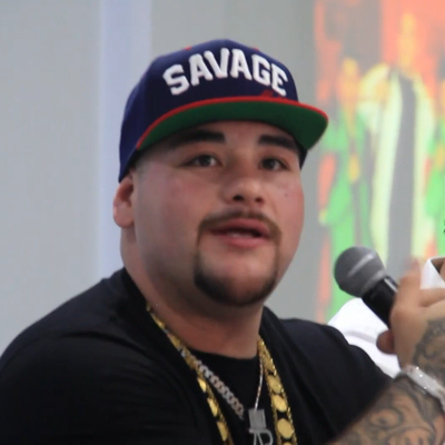 What is Andy Ruiz Jr.'s boxing stance?