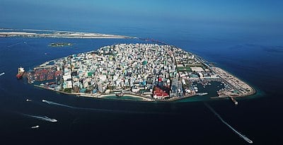 What is the total area of Malé?