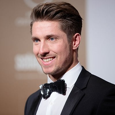 Did Marcel Hirscher retire as one of the top ranking skiers in the world?