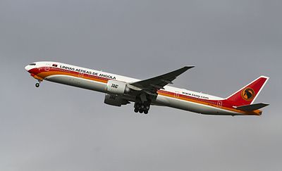 When did TAAG Angola Airlines gain flag carrier status?
