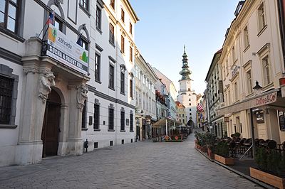 Which famous castle overlooks Bratislava?