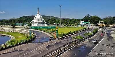 What is the name of the famous bridge connecting Guwahati and North Guwahati?