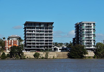What architectural style is Rockhampton known for?