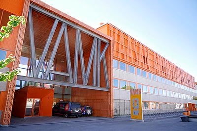What is the main university in Vaasa?