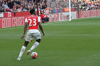 How many goals did Welbeck score in his debut match for Manchester United?