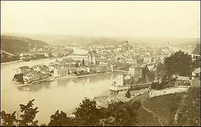 Which university is found in Passau?