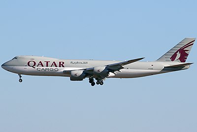 How many continents does Qatar Airways serve?